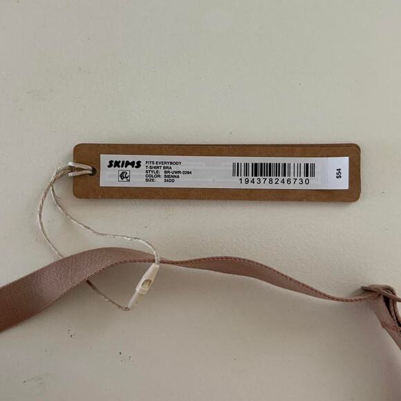NWT Skims Fits Everybody T-Shirt Bra - Picture 2 of 3